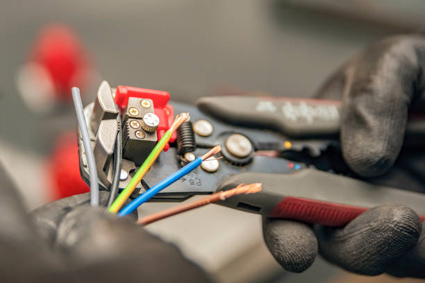 Best Emergency Electrical Repair  in Oak Creek, WI